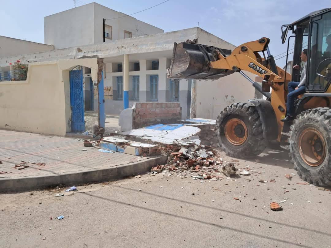 1744718445722-77b71b331043