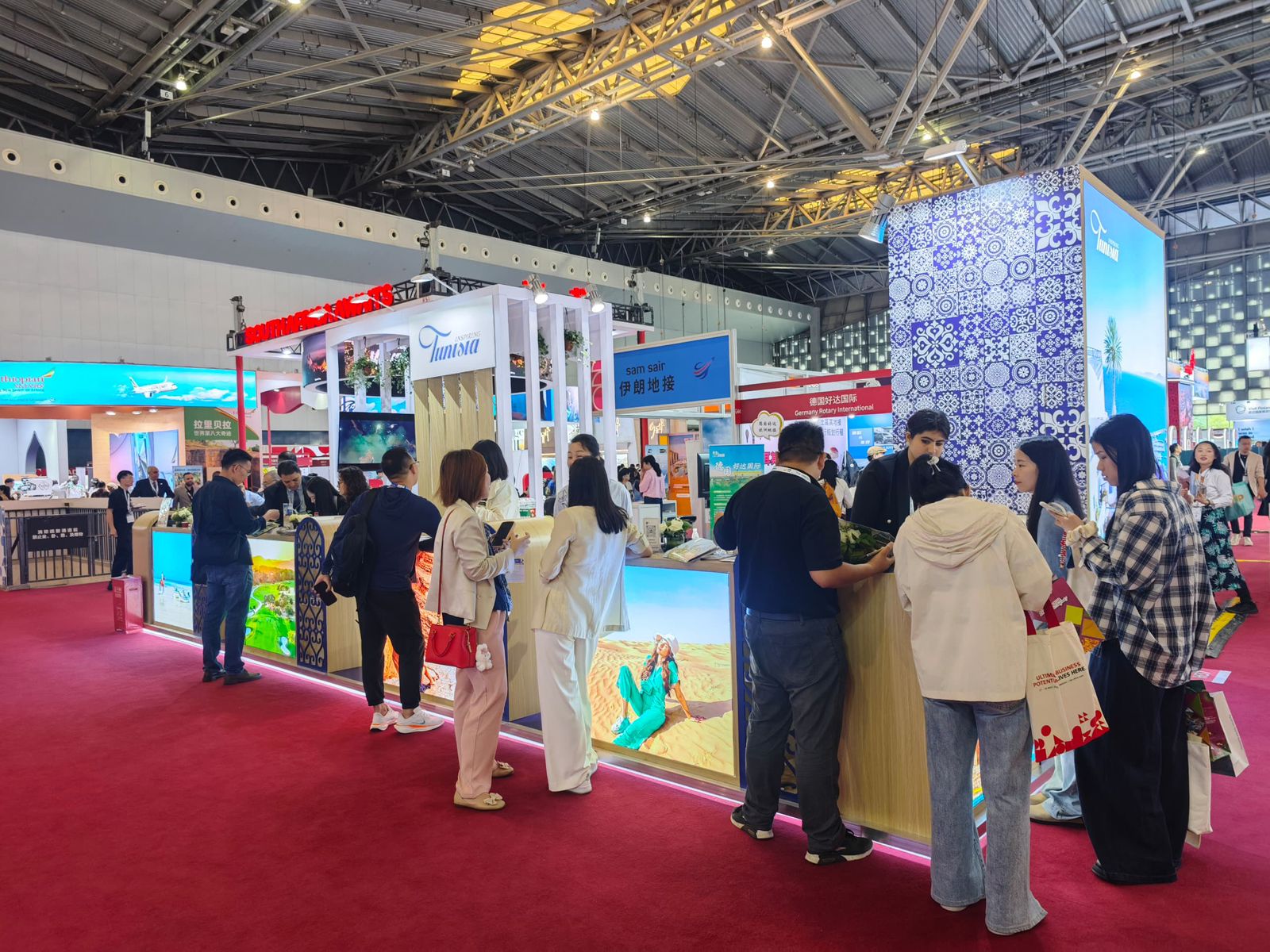 1748704792041-c466a72af857