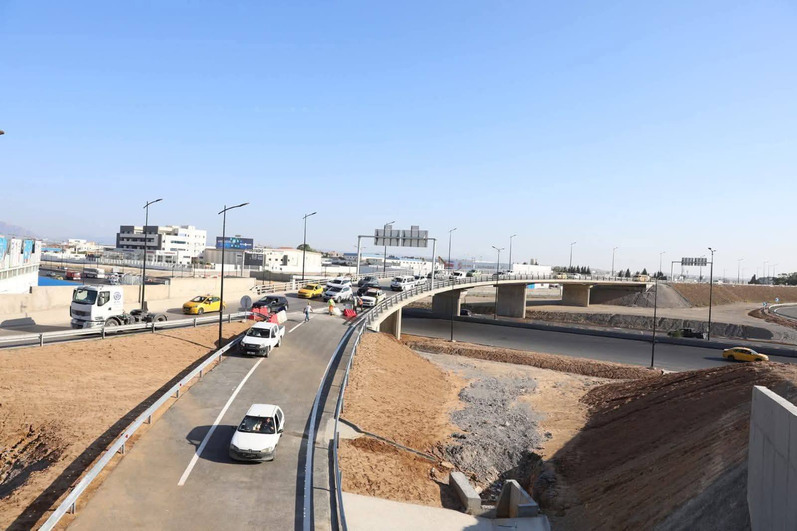 1752916906567-c40e7489e205