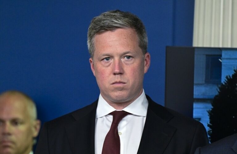 6921331e4c59b7273824e0d3