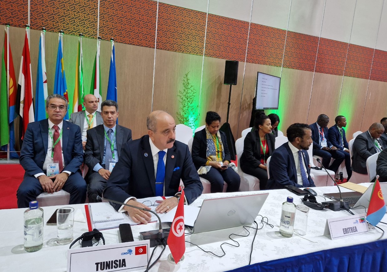 1759952135419-b7871a1e07b4