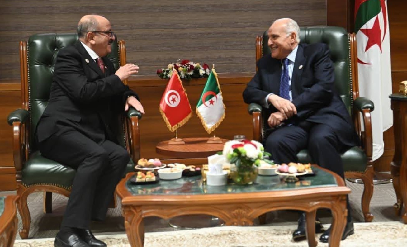 1764540317386-acb8c4e43b7f