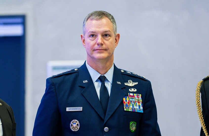 693f88f44c59b7583705f874