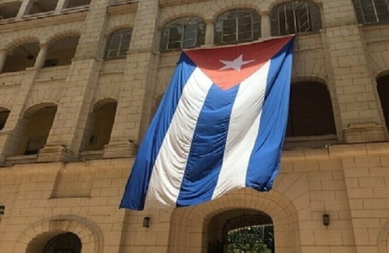 695b32ec42360425cf3a728b