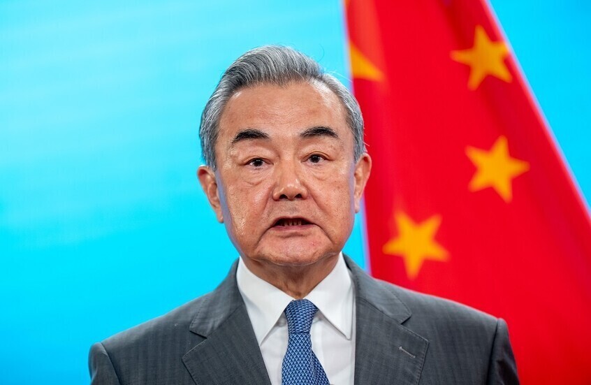 695b3c2b4c59b776ba00418e