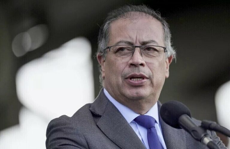 695b458842360425c348b343